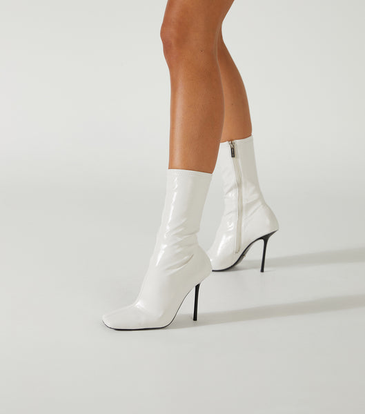 White Tony Bianco Remie Ecru Crinkle Patent 10.5cm Stiletto Boots | ZACVG92796